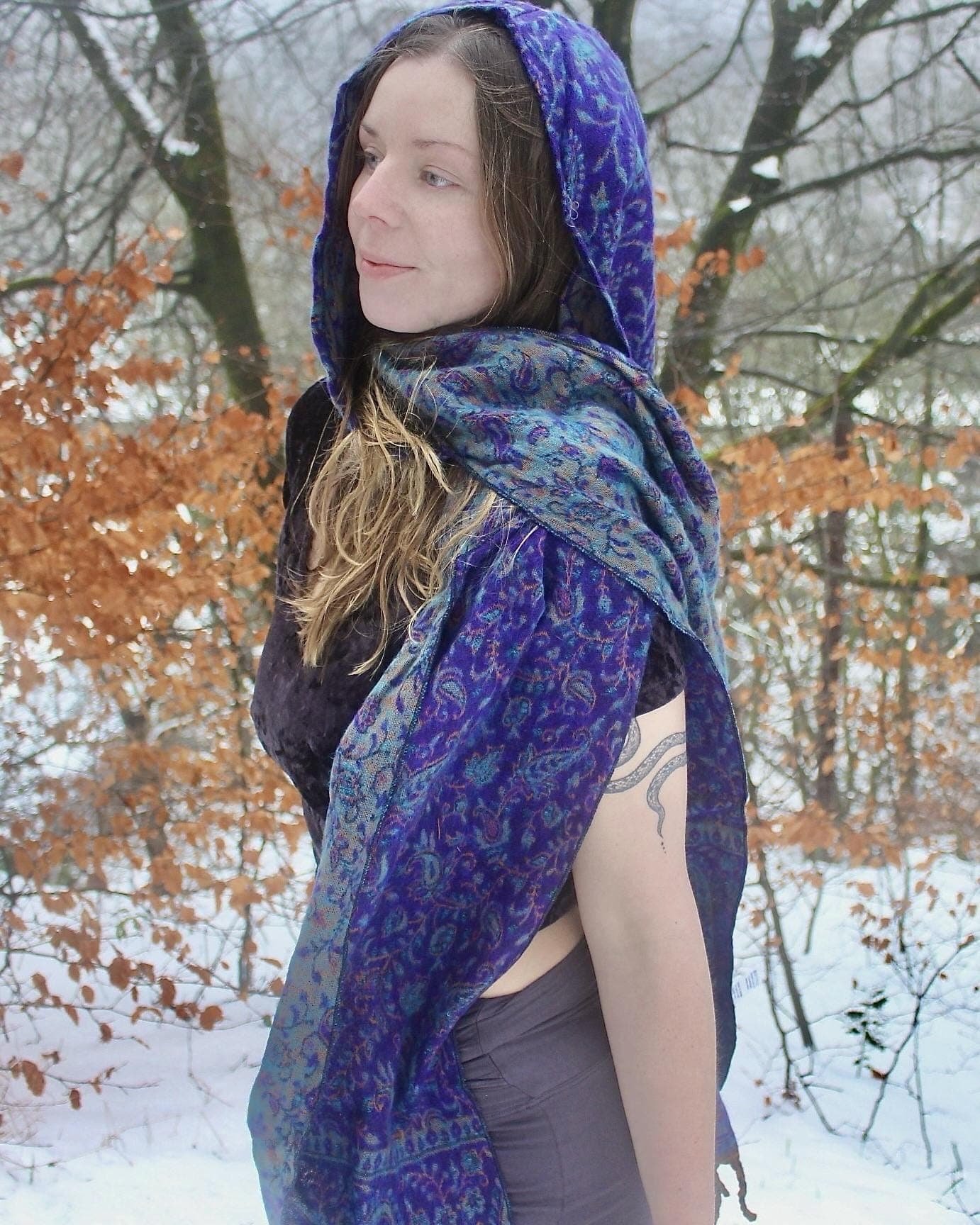 Paisley Hood Scarf • Unisex Boho Hooded Shawl Wrap • Blanket Hoodie Suraya Scarf • Vegan Wool Hood Scarf Cape • Warm Scarves Women • Calluna - Thumbnail 5