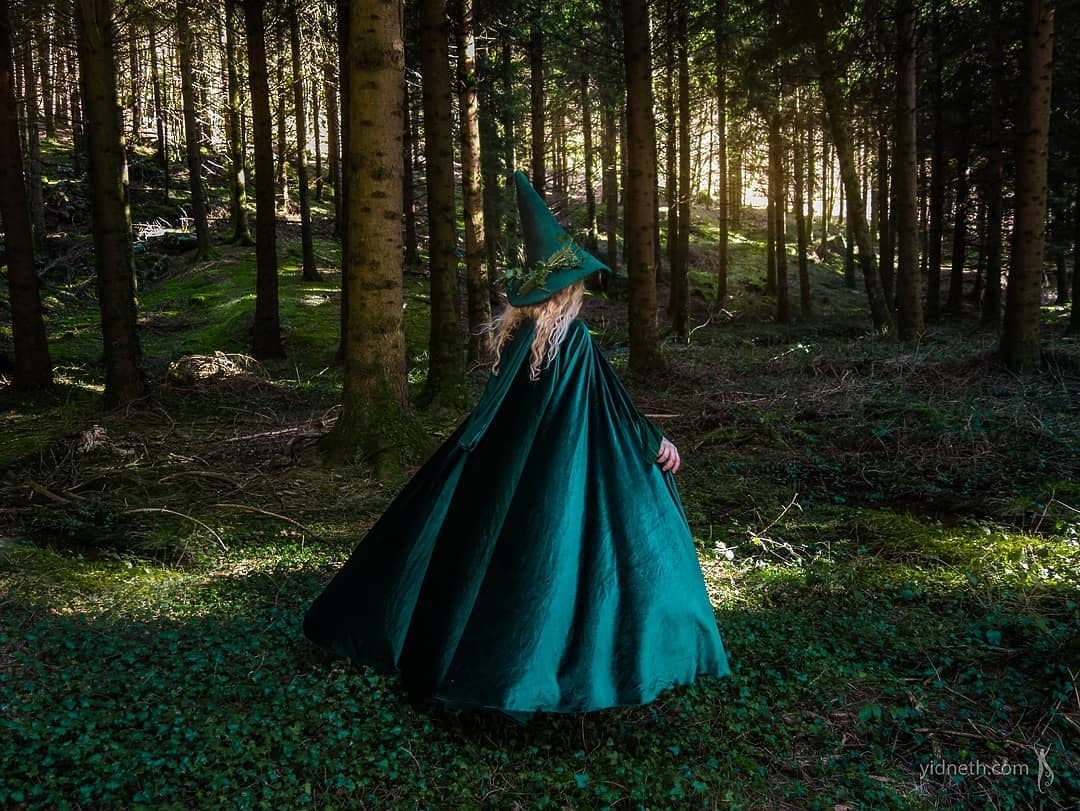 Velvet cape green hooded cloak, medieval elven fantasy costume cape with hood - Thumbnail 6