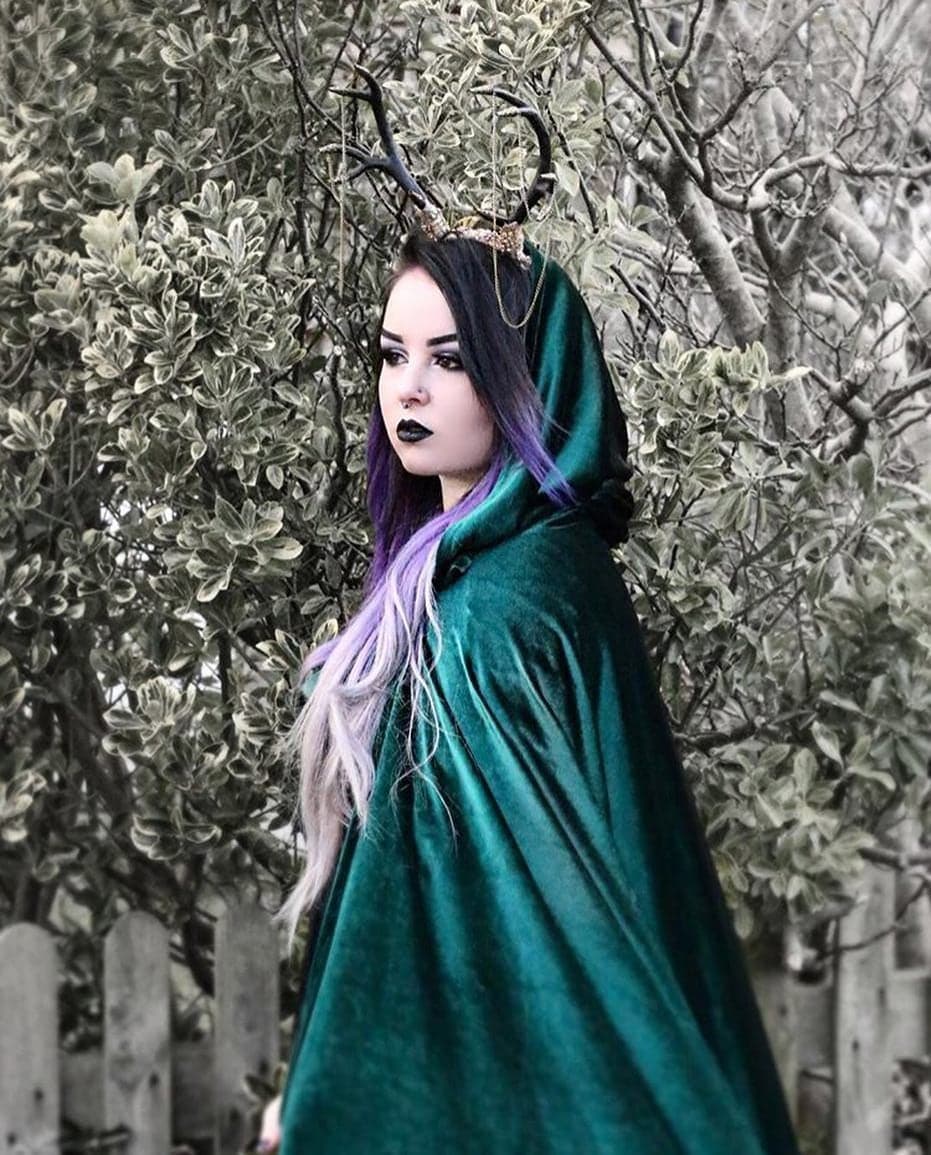 Velvet cape green hooded cloak, medieval elven fantasy costume cape with hood - Thumbnail 5