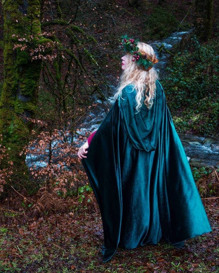 Velvet cape green hooded cloak, medieval elven fantasy costume cape with hood - Thumbnail 11