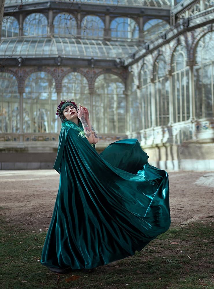 Velvet cape green hooded cloak, medieval elven fantasy costume cape with hood - Thumbnail 8