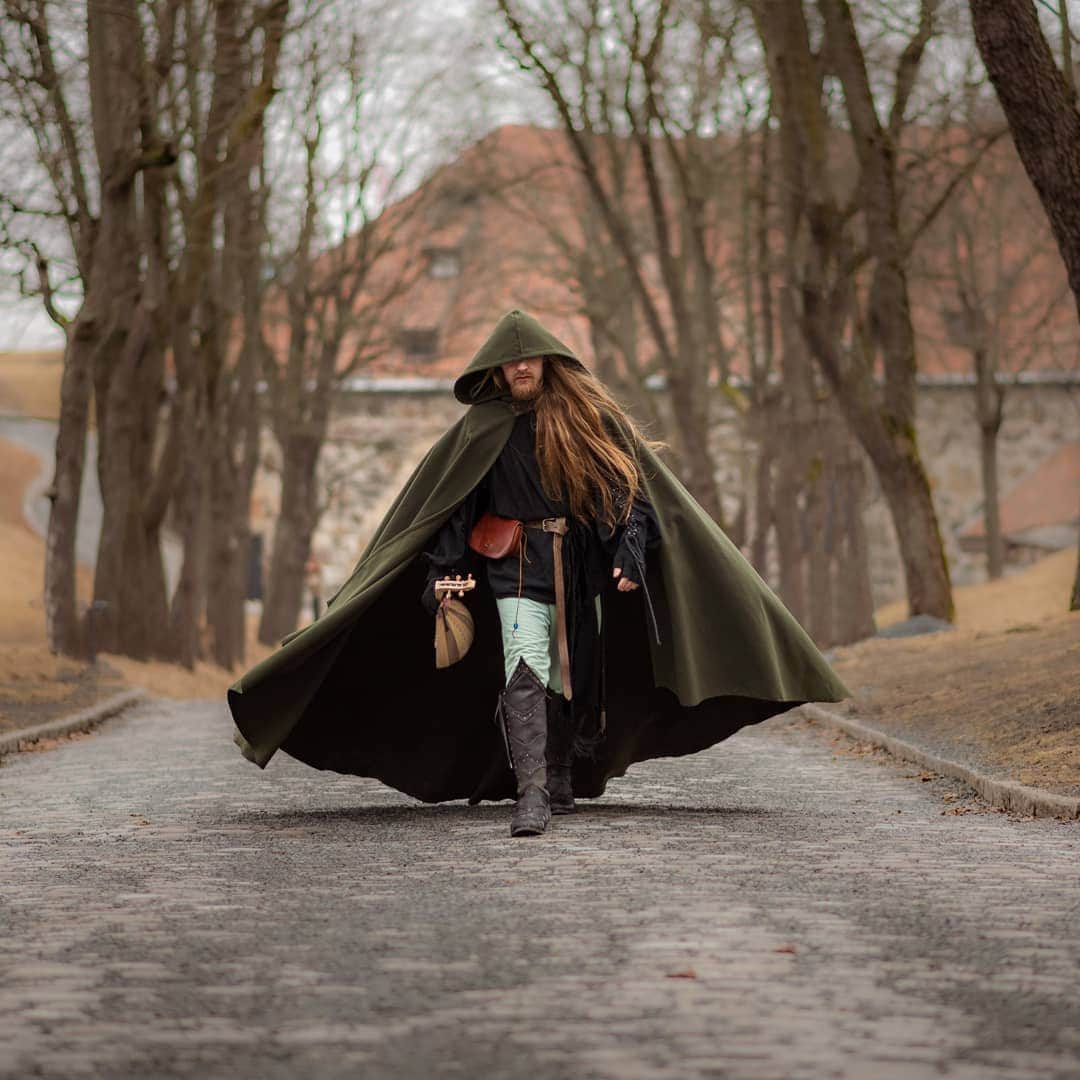 Green Vegan Wool Hooded Cloak: Elven Druid Costume, Long Train - Image 1