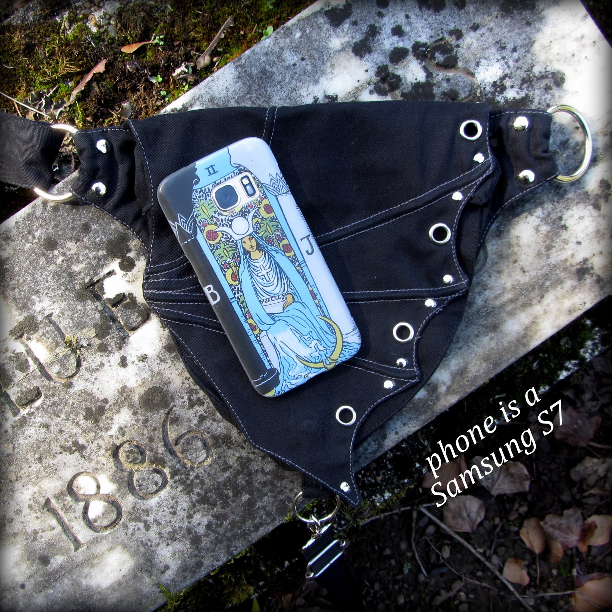 Pocket Belt Bag w/ leg strap, Bat wing utility belt, Vampire cosplay belt, larp, Witchy black vegan hip belt leg bag, thigh bag - Thumbnail 4