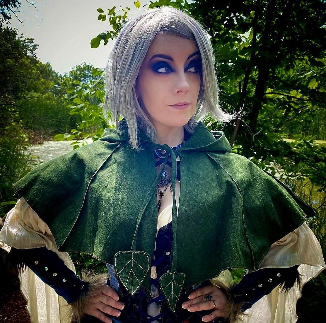 Hooded Leaf Cape - Renaissance Faire Capelet w/ Elven Woodland Style, cottagecore fairycore flair, fantasy clothing for LARP, wee cloak hood - Image 2